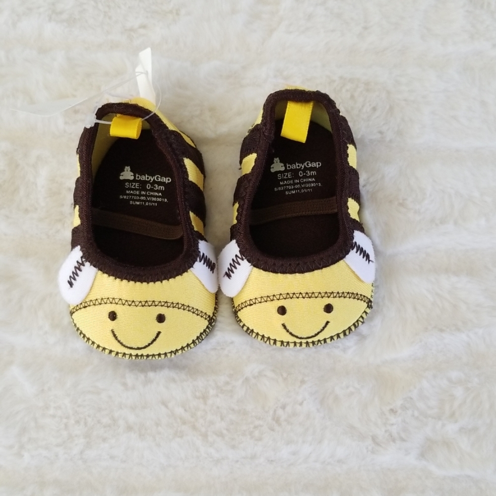 Baby Gap bumblebee shoes